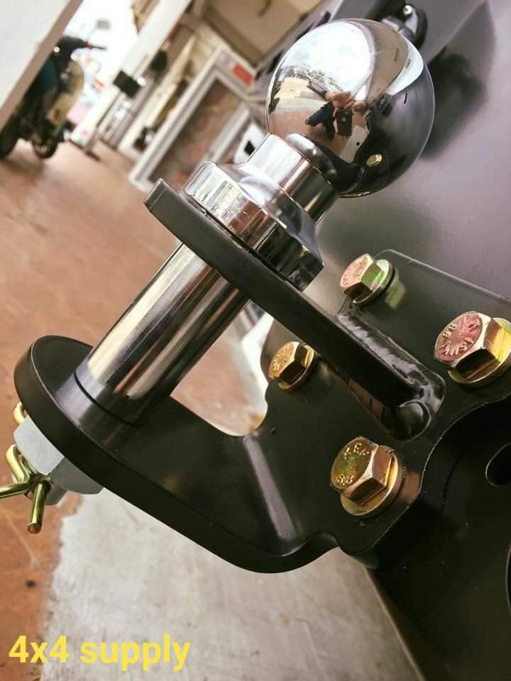 TOWING HOOK